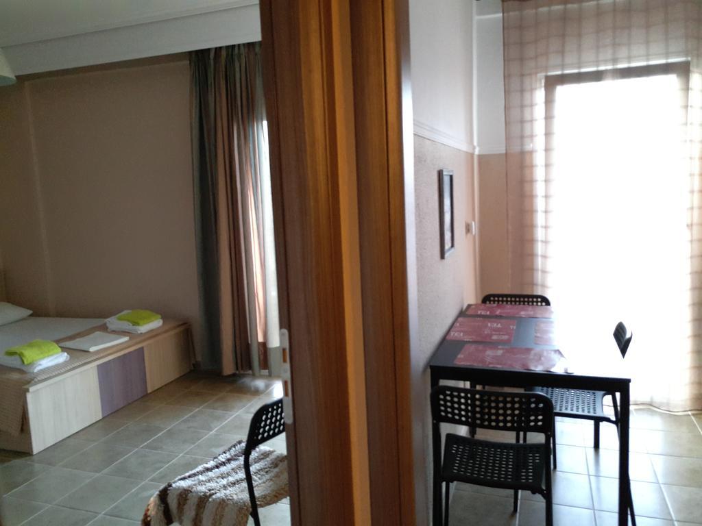 Studio Just On The Beach Paralia Katerinis Exterior photo