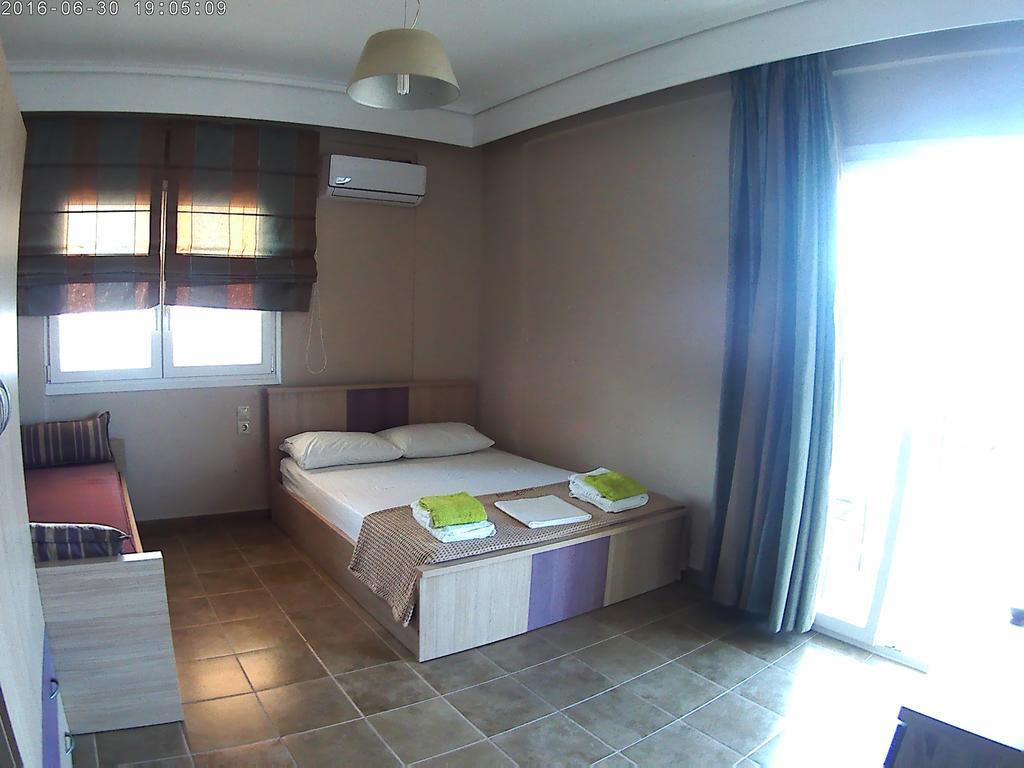 Studio Just On The Beach Paralia Katerinis Exterior photo