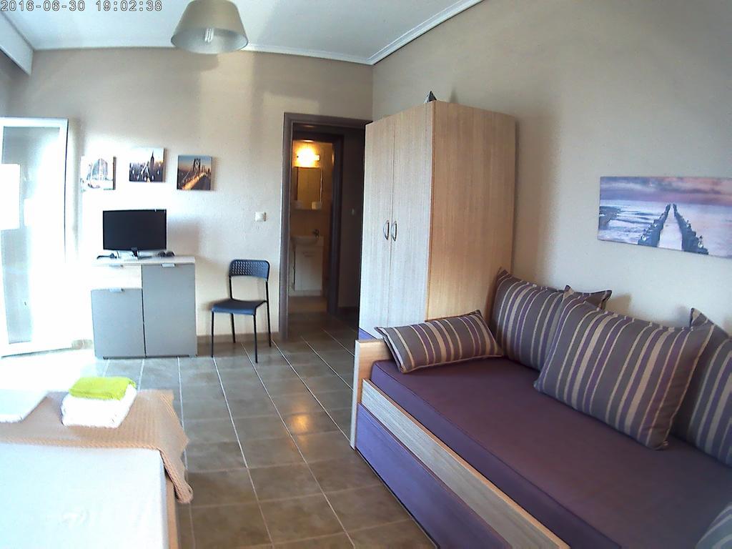 Studio Just On The Beach Paralia Katerinis Exterior photo