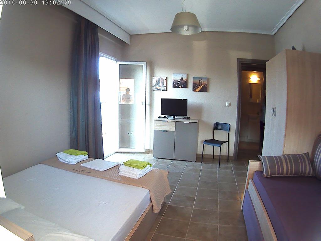 Studio Just On The Beach Paralia Katerinis Exterior photo