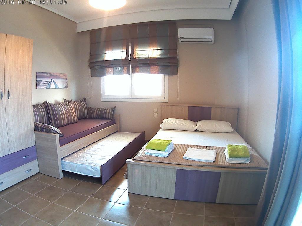 Studio Just On The Beach Paralia Katerinis Exterior photo