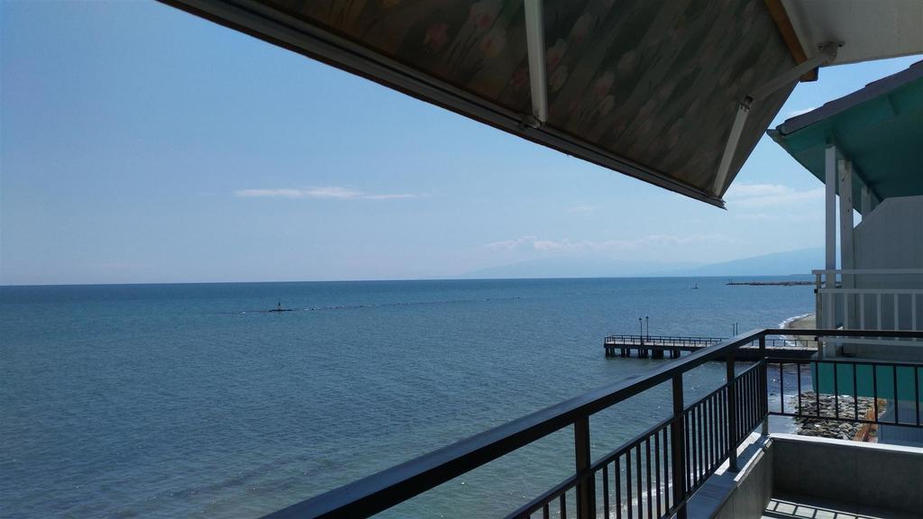 Studio Just On The Beach Paralia Katerinis Exterior photo